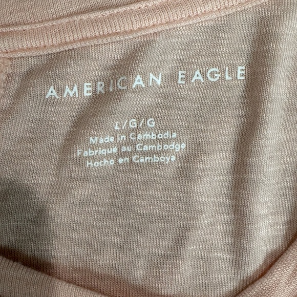 American Eagle Women’s Tee Size Large Peachy color - Picture 7 of 9
